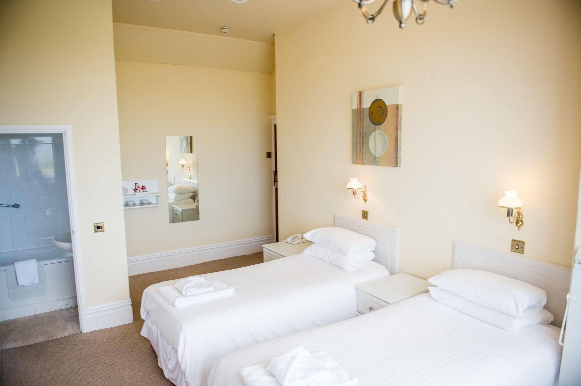 The Chadwick Hotel ลิธึม เซนต์ แอนน์ส ภายนอก รูปภาพ